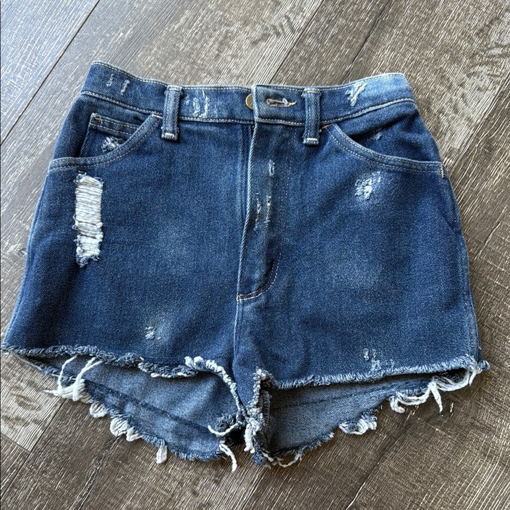 Wrangler Blue Jean Shorts Distressed Cut-Off Style